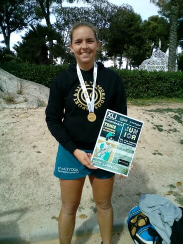 Silvia Bordes con su trofeo