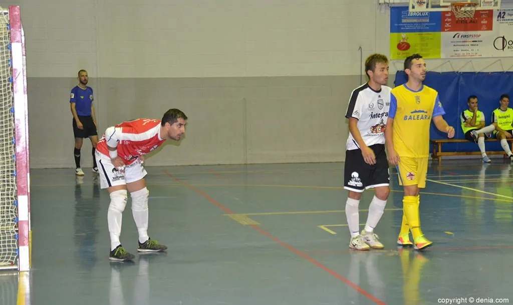 El Dénia Futsal se mide al Navalmoral FS en busca de la tercera plaza 1 yuki marcando al mika