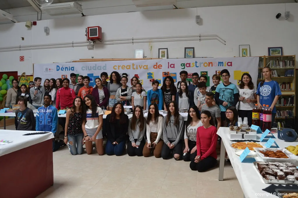 01 9o mostra de cocina internacional en el maria ibars alumnos que han participado