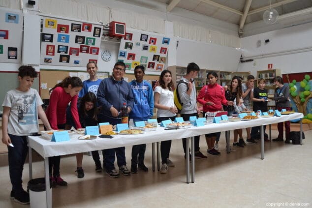 04 9o mostra de cocina internacional en el maria ibars alumnos que han participado