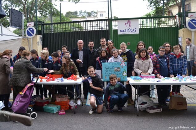 08 mercadillo solidario colegio maristas
