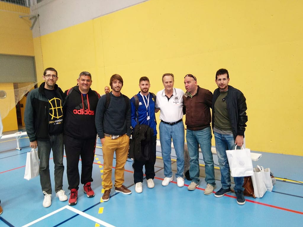 Entrenadores del Dénia Básquet Club participaron en el <em>Clinic</em> de Aito García Reneses 1 aito garcia reneses con los tecnicos del denia basquet club