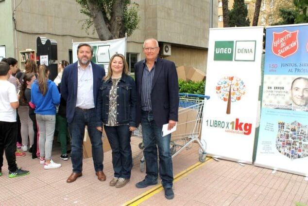 alcalde y concejal de educacion con raquel marti