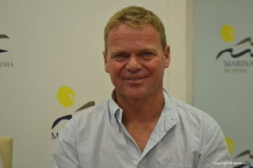 alex pella navegante que se ha instalado en denia