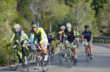 arcadi leal y samuel bustos en plena marcha cicloturista de gandia