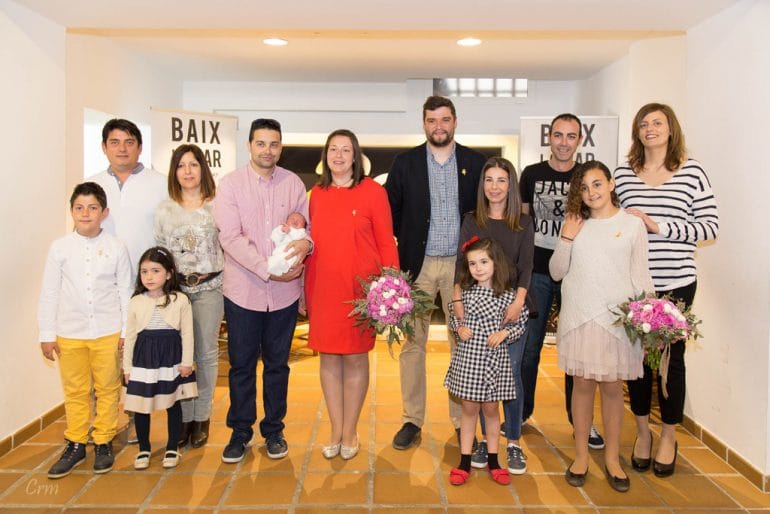 Cargos 2018 de la falla Baix la Mar con sus familiares