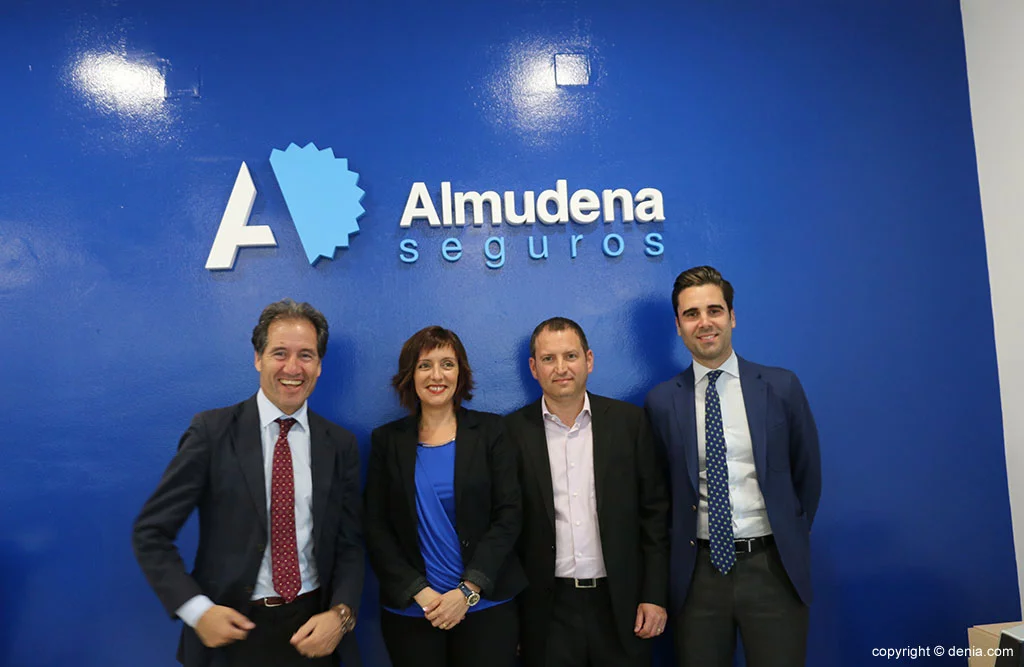 Dirección de la empresa y personal Almudena Seguros