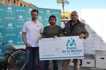 Donación de Portal de la Marina al colegio Raquel Payà