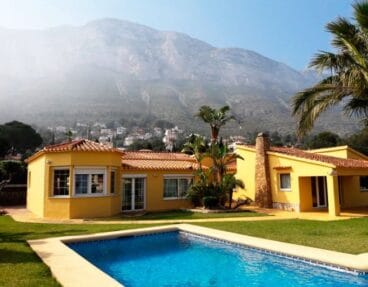 fachada de la casa catorce