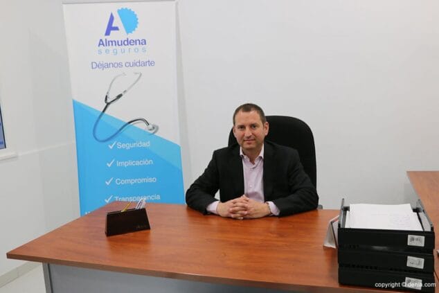 Almudena Seguros se traslada al centro de Dénia 6 gerente almudena seguros