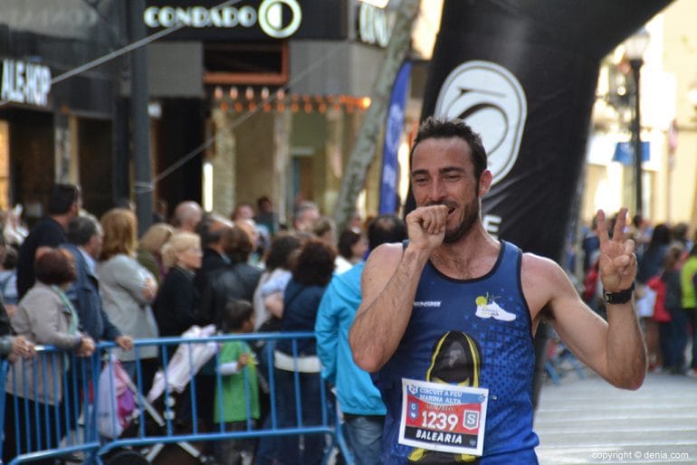 Gonzalo Durá al cruzar la meta