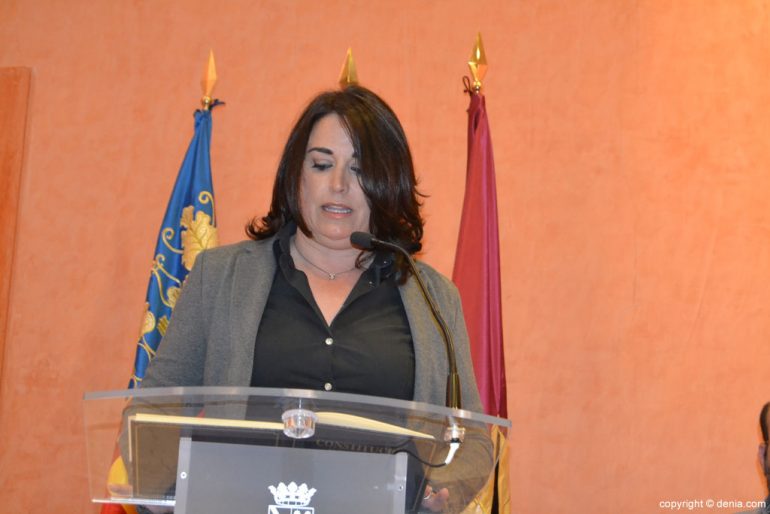 Isabel Gallego jurando su cargo como concejal de Dénia