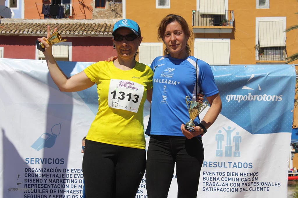 Triunfos de Mayca Sala y Óscar Fornés en la 'Milla Urbana' de La Vila 1 mayca sala en el podio de la vila