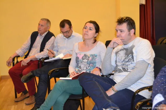 representants sindicals a la reunió del tren de la costa