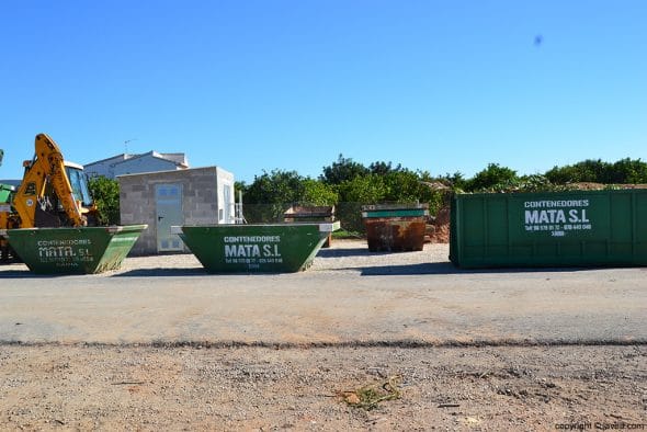 Los mejores contenedores para la construcción, jardinería y vaciado de garajes en Contenedores Mata 2 tamanos de contenedores mata