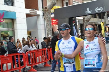 Vega Torró y Vicent Caravaca en meta