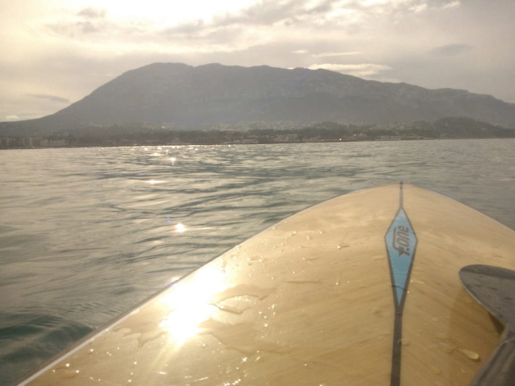 Dénia es un paraíso para disfrutar del SUP los 365 días al año 2 vista general del montgo desde el mar