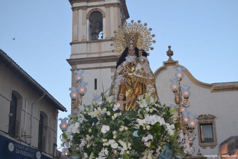 Procesión de la Mare de Déu dels Desemparats 2017 - Salida de la Virgen de la Iglesia San Antonio