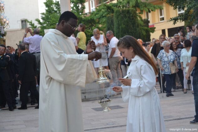 03 procesion de la mare de deu dels desemparats 2017 monaguillos