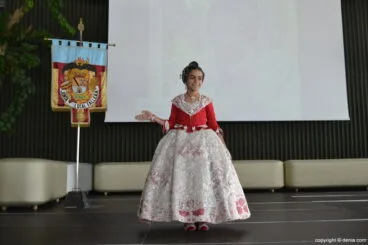 Desfile de candidatas a falleras mayores de Dénia 2018 – Carla Giménez