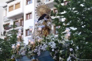 Procesión de la Mare de Déu dels Desemparats 2017 – La Virgen saliendo de la plaza del Convento