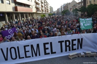 Concentración Volem el Tren – Manifestantes