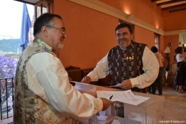 Elección falleras mayores Dénia 2018 – Vota el presidente de la JLF