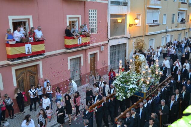08 procesion de la mare de deu dels desemparats 2017 paso por fora mur