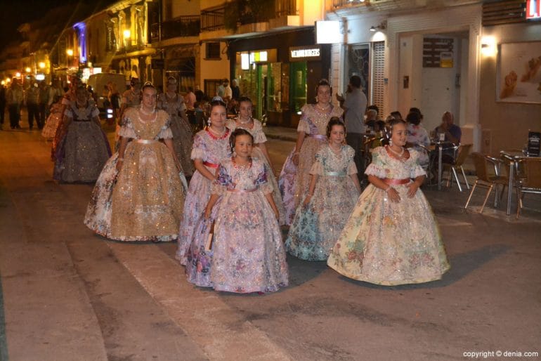 Elección falleras mayores Dénia 2018 - Llegada de las cortes de honor