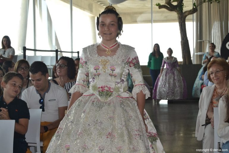 Desfile de candidatas a falleras mayores de Dénia 2018 - Paula Cristóbal