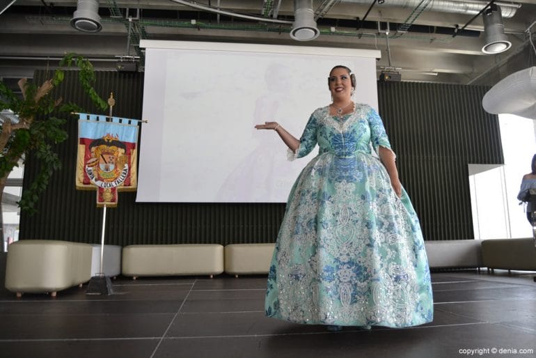 Desfile de candidatas a falleras mayores de Dénia 2018 - Cristina moll
