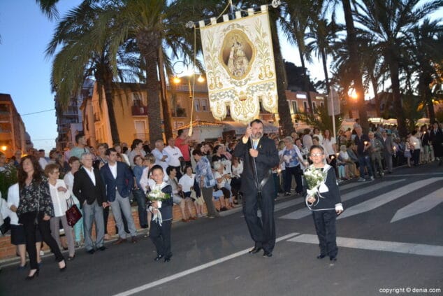 19 procesion de la mare de deu dels desemparats 2017 estandarte
