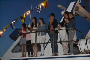 Procesión de la Mare de Déu dels Desemparats 2017 – Público desde un barco