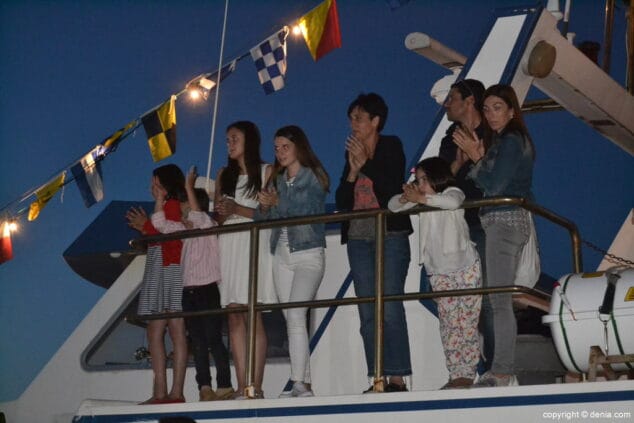 28 procesion de la mare de deu dels desemparats 2017 publico desde un barco