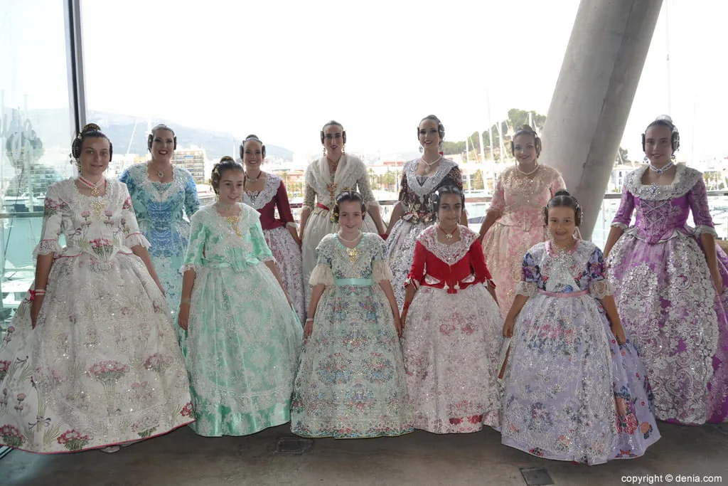 Dénia elige esta noche a las Falleras Mayores de la ciudad para 2018 1 29 desfile de candidatas a falleras mayores de denia 2018 grandes e infantiles 1