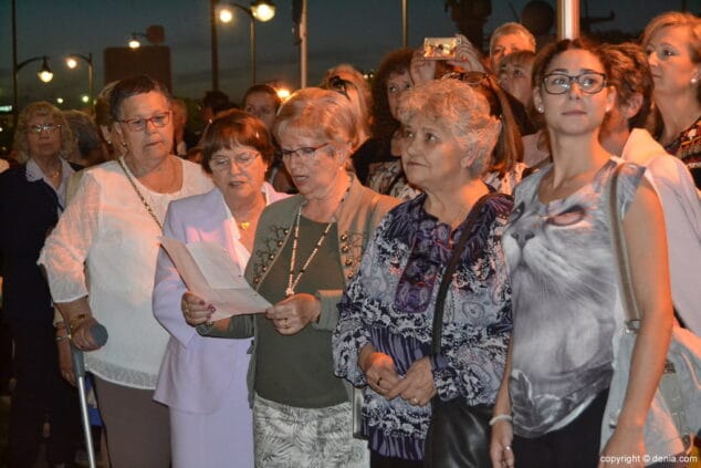 39 procesion de la mare de deu dels desemparats 2017 cantando el himno de la virgen