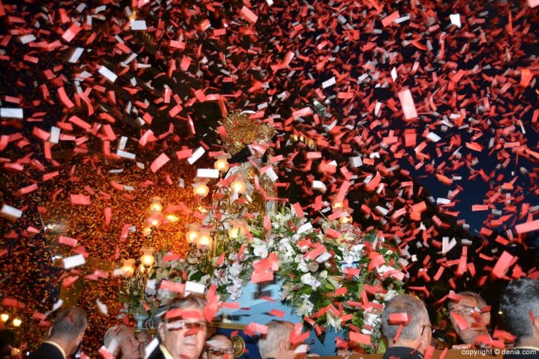 Procesión de la Mare de Déu dels Desemparats 2017 - cañones de celebración