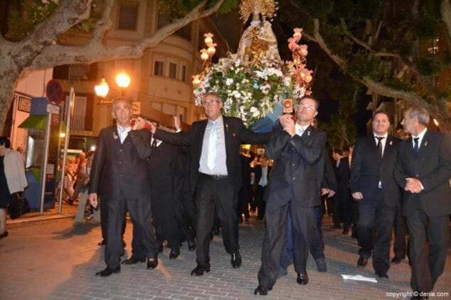46 procesion de la mare de deu dels desemparats 2017 portadores de la virgen