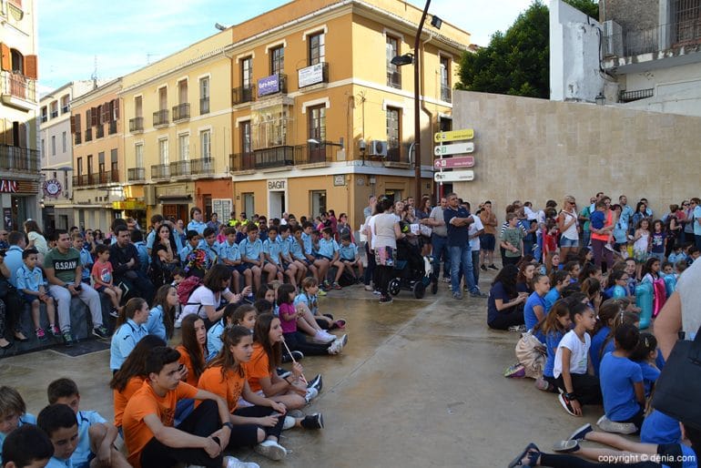 Acto antorcha en la plaza del Consell