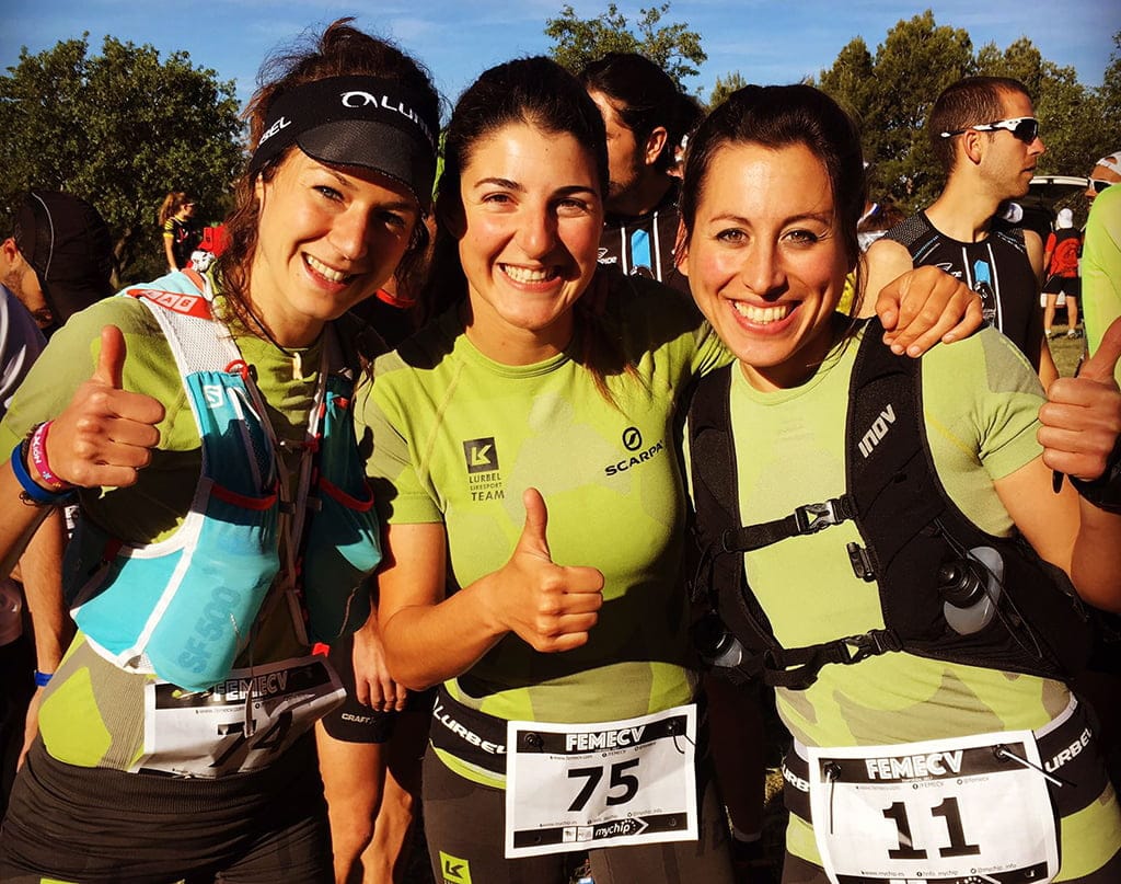 aida perez junto a dos atletas