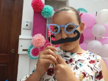 Aitana en la comida italiana de Baix la Mar