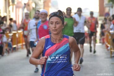 Atleta del Camping Pepe entrando en meta