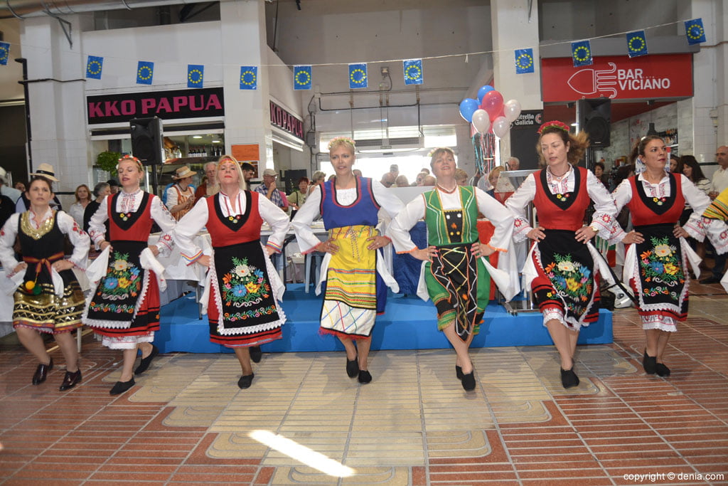 Bailes búlgaros para celebrar el Día de Eruopa