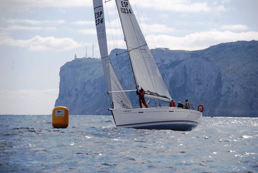 barco en ell trofeo armadores
