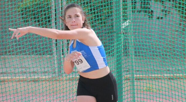 carla serra lanzando disco