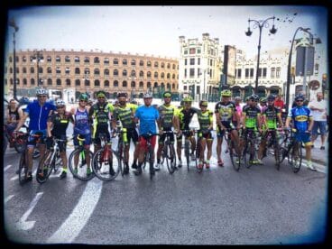 Ciclistas de la Marina Alta en la concentración de Valencia