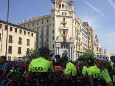 Concentración de ciclistas en Valencia