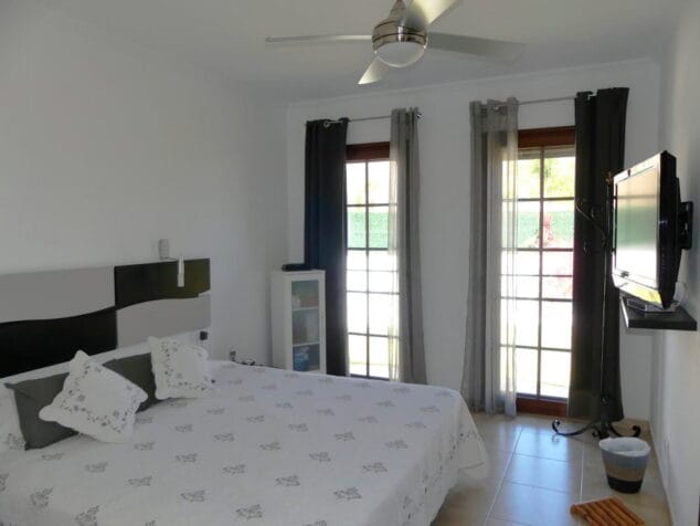 dormitorio en el chalet denivan