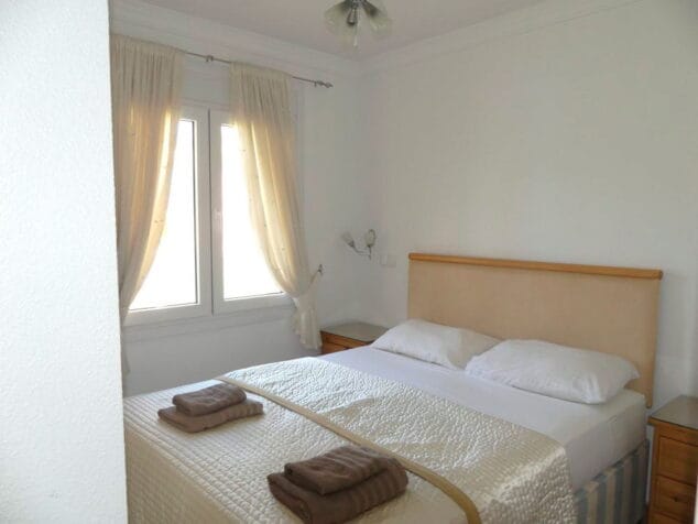 Aprovecha esta oportunidad de comprar un apartamento en Oliva Nova Golf en Denivan 5 dormitorio principal del apartamento denivan
