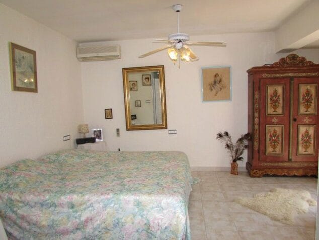 dormitorio y ventilador property finder spain